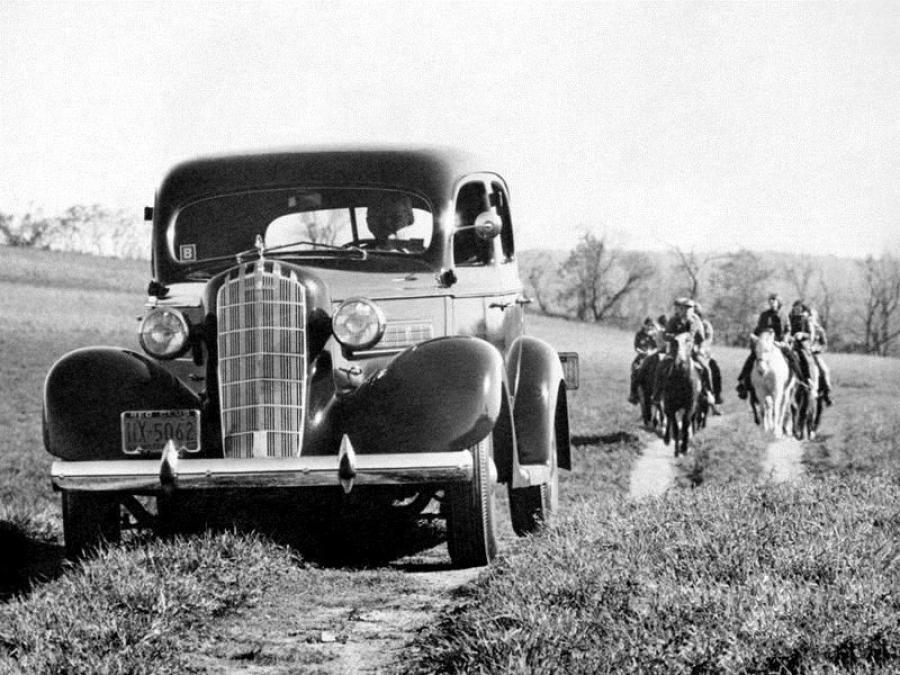  REO Flying Cloud Sedan 1936 года  (фото 2 из 2)